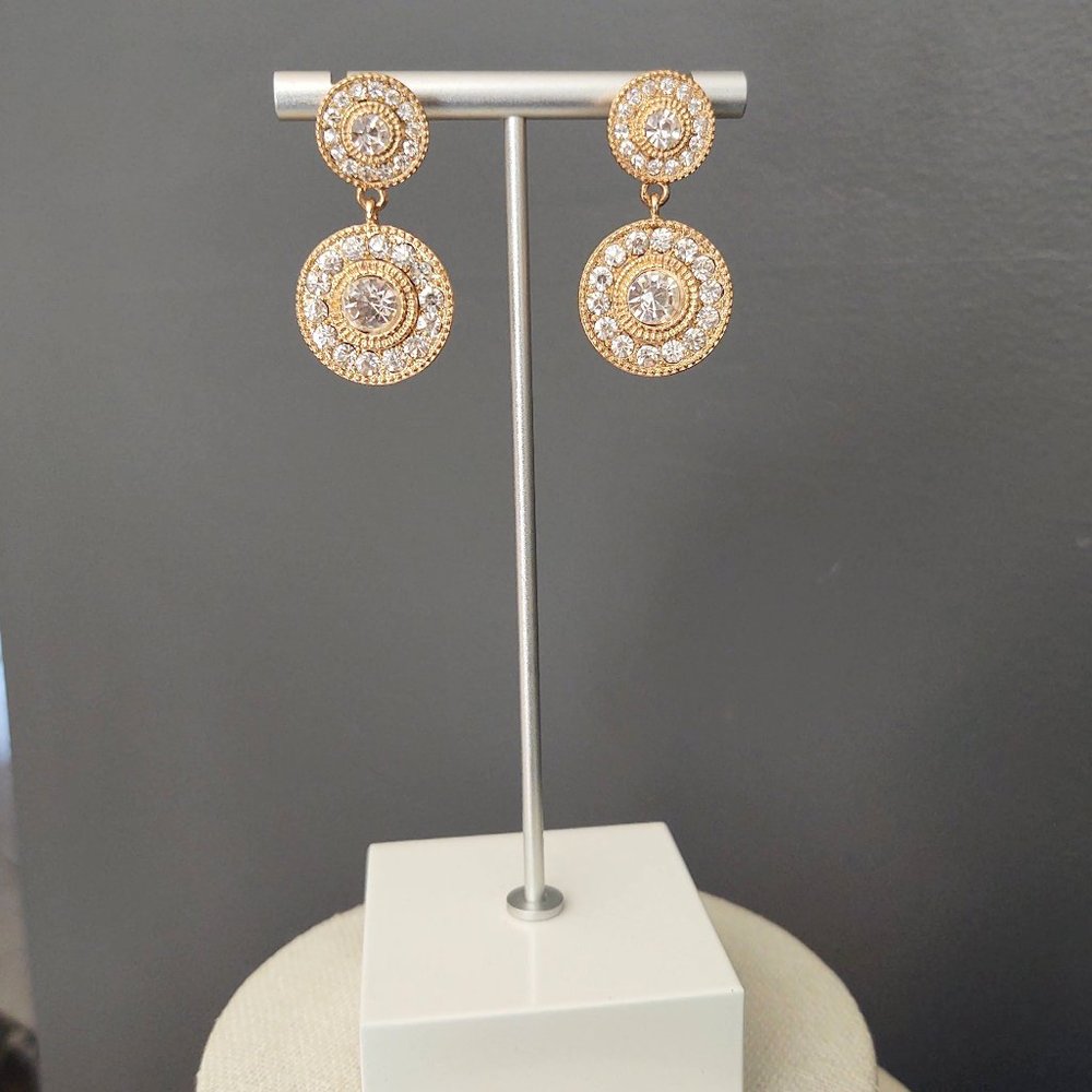 Ornate gold and crystal earrings - Picture 2 of 11